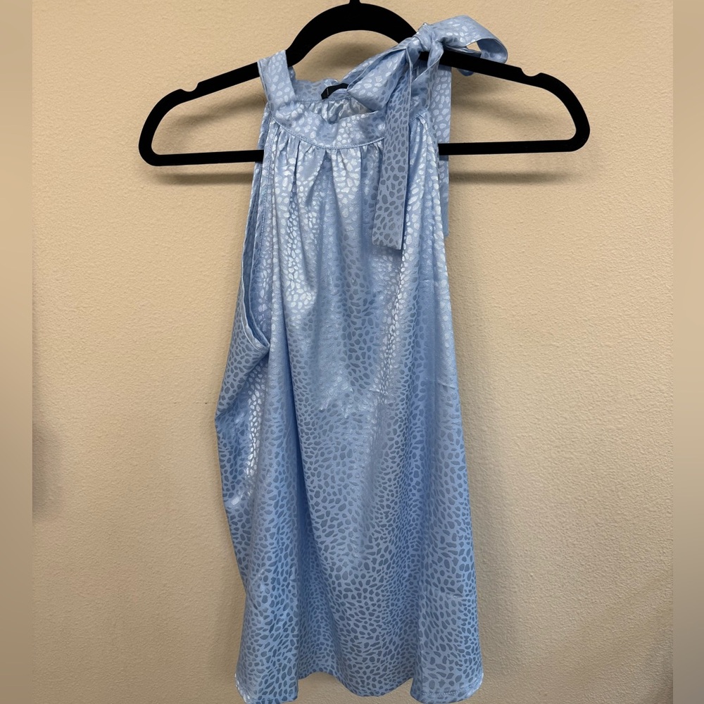 🎉🎉Light Blue Animal Print Halter Top